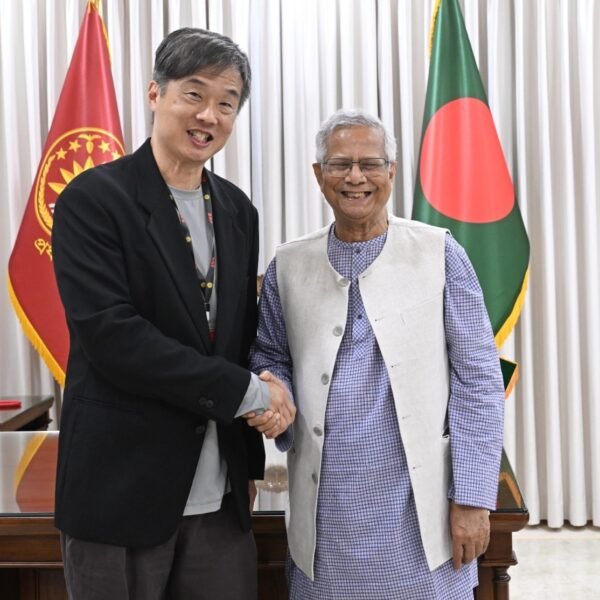 ক্যান্সার সম্পর্কে বৃহত্তর সচেতনতার আহ্বান জানিয়েছেন প্রধান উপদেষ্টা