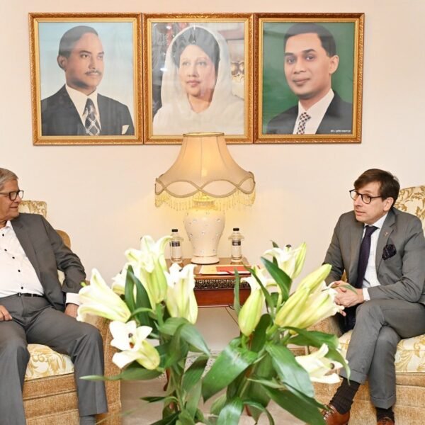 বিএনপি মহাসচিবের সঙ্গে সৌজন্য সাক্ষাৎ করলেন ফ্রান্সের নতুন রাষ্ট্রদূত