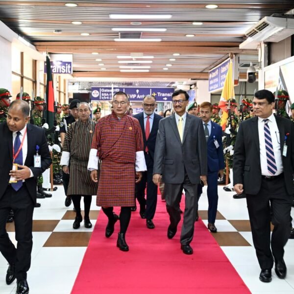 দুই দিনের সফর শেষ করে বাংলাদেশ ত্যাগ করেছেন ভুটানের&hellip;