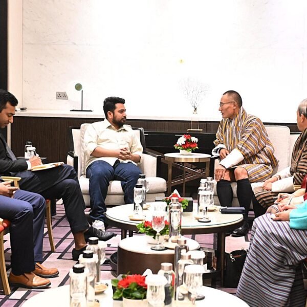 ভুটানের প্রধানমন্ত্রী টেশেরিং টোবগের সৌজন্য সাক্ষাৎ করলেন এনসিপি নেতৃবৃন্দ