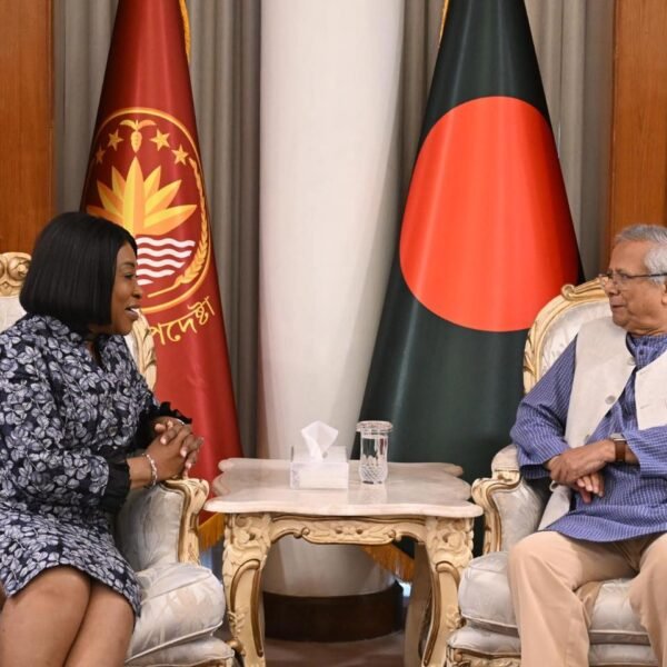 আসন্ন সাধারণ নির্বাচনের জন্য কমনওয়েলথের সমর্থন চেয়েছেন প্রধান উপদেষ্টা