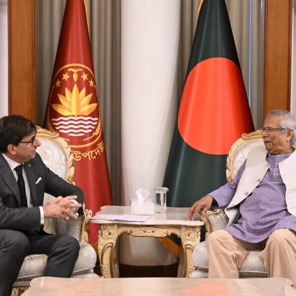 বাংলাদেশের সাথে দ্বিপাক্ষিক সম্পর্কে নতুন প্রেরণা যোগাতে চায় ফ্রান্স