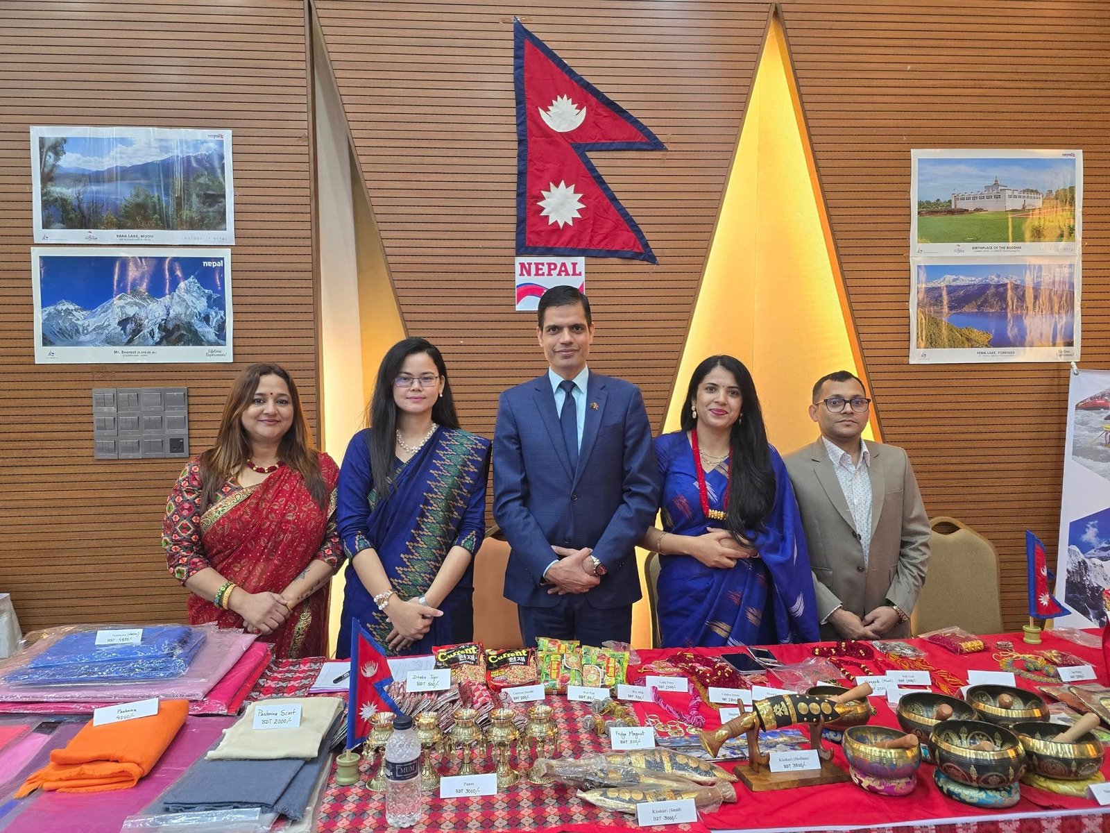 ঢাকায় আন্তর্জাতিক চ্যারিটি বাজার ২০২৫-এ নেপালীয় সাংস্কৃতিক পরিচয় তুলে…