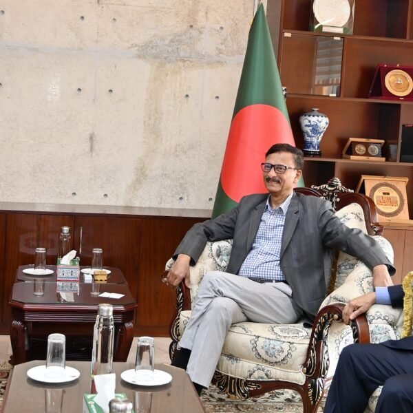 কানাডার সংসদ সদস্যদের একটি প্রতিনিধিদল পররাষ্ট্র উপদেষ্টার সাথে সাক্ষাৎ…