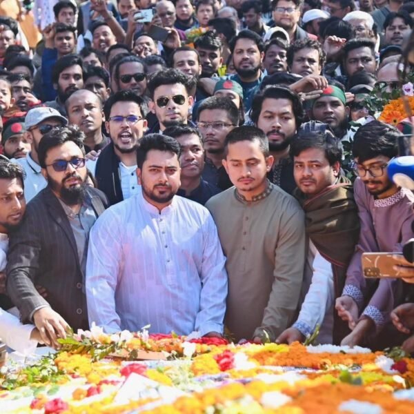 শহীদ বুদ্ধিজীবী দিবসে জাতীয় নাগরিক পার্টির শ্রদ্ধা নিবেদন