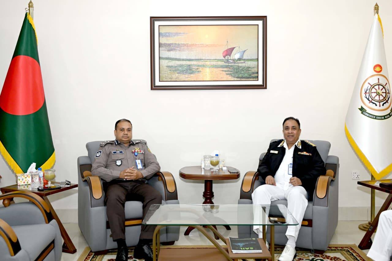 খুলনা নৌ অঞ্চলের প্রধানের সাথে সৌজন্য সাক্ষাৎ করলেন কেএমপি&hellip;