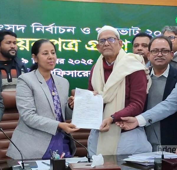 ত্রয়োদশ জাতীয় সংসদ নির্বাচনে ঠাকুরগাঁও-১ আসনে মনোনয়ন জমা দিলেন…