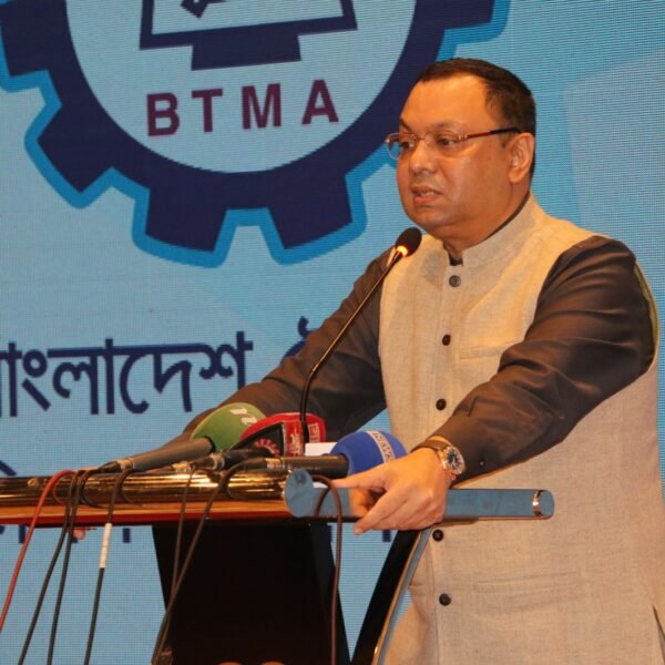 ভারত থেকে কম দামে সুতা আমদানিতে সংকটে দেশীয় স্পিনিং…