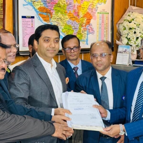 ঢাকা-১৩ আসনের জন্য মনোনয়ন পত্র দাখিল করেছেন বিএনপির মনোনীত…