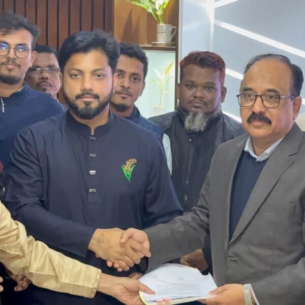 ঢাকা-০৬ আসনের জন্য মনোনয়নপত্র জমা দিলেন বিএনপি মনোনীত প্রার্থী…