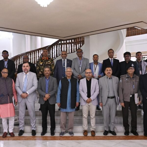 নির্বাচনকে সামনে রেখে সাইবার নিরাপত্তা জোরদারের নির্দেশ প্রধান উপদেষ্টার