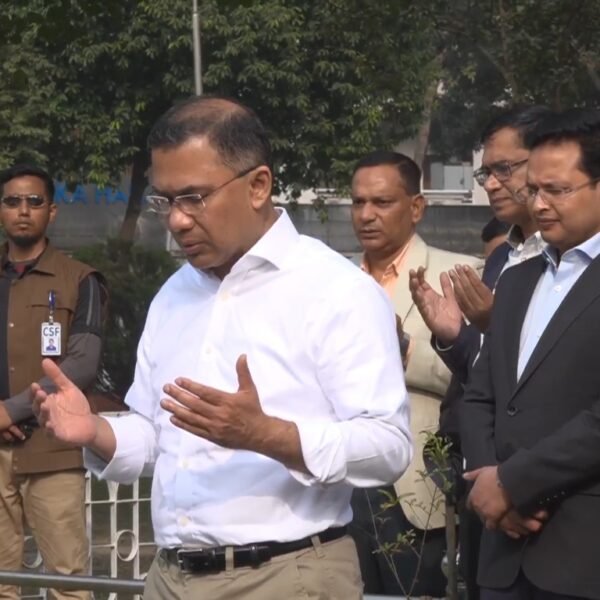 প্রয়াত শ্বশুর মাহবুব আলী খানের কবর জিয়ারত করলেন তারেক&hellip;