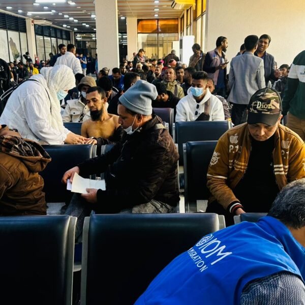 লিবিয়া থেকে ফিরেছেন ৩১০ বাংলাদেশী