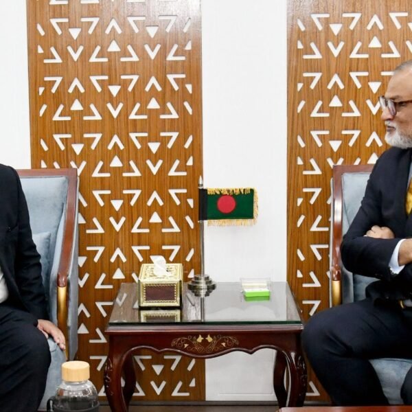 বাণিজ্য উপদেষ্টার সাথে দক্ষিণ কোরিয়ার রাষ্ট্রদূত এর বিদায়ী বৈঠক&hellip;