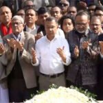 শহীদ শরীফ ওসমান হাদীর কবরে…