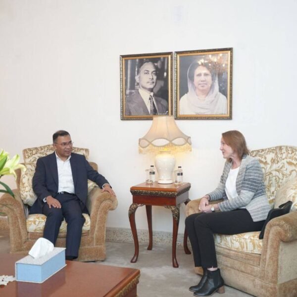 তারেক রহমানের সঙ্গে সৌজন্য সাক্ষাৎ করলেন অস্ট্রেলিয়ার হাইকমিশনার