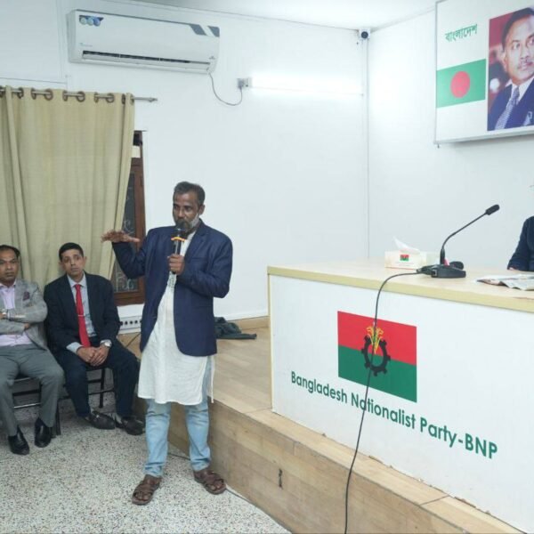 তারেক রহমানের সঙ্গে রিকশা ও ভ্যান-অটো চালক নেতৃবৃন্দের মতবিনিময়