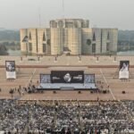 জাতীয় সংসদ ভবনের দক্ষিণ প্লাজায়…