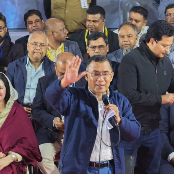 সুষ্ঠু নির্বাচন নিশ্চিত করতে ভোটারদের সজাগ থাকার আহ্বান জানালেন…