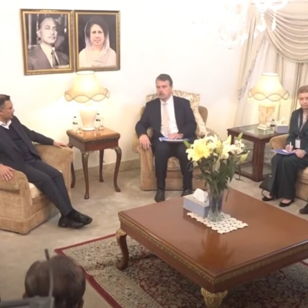 তারেক রহমানের সঙ্গে ইইউ নির্বাচন পর্যবেক্ষণ মিশনের প্রধান পর্যবেক্ষক&hellip;