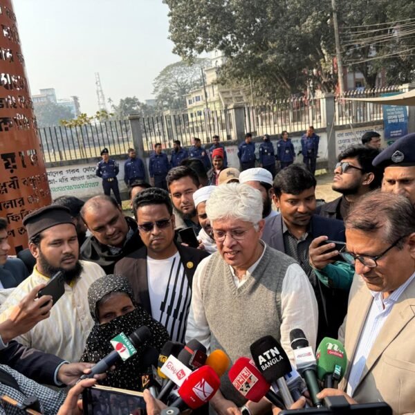 গণভোটের পক্ষে সরকারের প্রচারণা বিষয়ে যারা প্রশ্ন তুলছে, তারা…