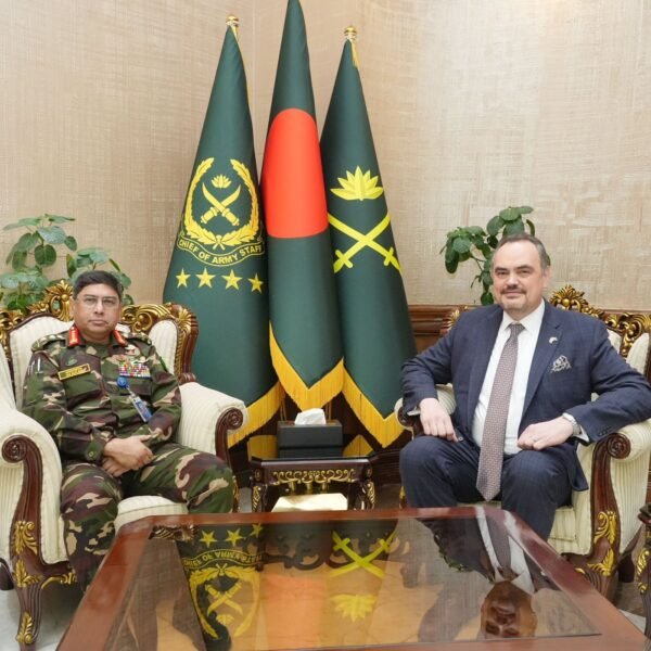 সেনাপ্রধানের সাথে সৌজন্য সাক্ষাৎ করলেন যুক্তরাষ্ট্রের নবনিযুক্ত রাষ্ট্রদূত