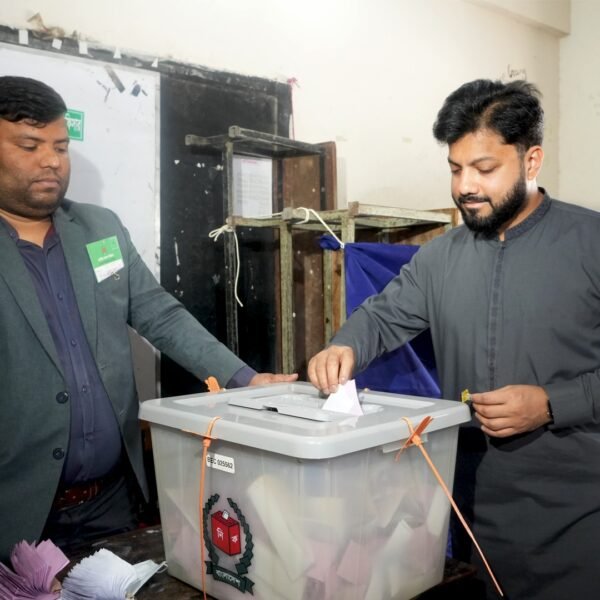 নিজ কেন্দ্রে ভোট দিলেন ঢাকা-০৬ আসনের বিএনপি মনোনীত প্রার্থী&hellip;