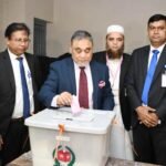 রমনায় ভোট দিলেন প্রধান নির্বাচন&hellip;