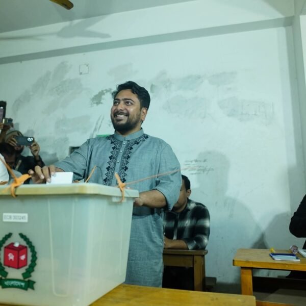 ভোট দিলেন এনসিপি এর আহবায়কনাহিদ ইসলাম