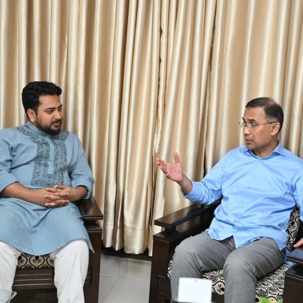 নাহিদ ইসলামের সাথে সৌজন্য সাক্ষাৎ করেছেন বিএনপি চেয়ারম্যান জনাব তারেক রহমান