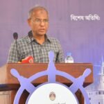 রাজনৈতিক এজেন্ডা বাস্তবায়নের সঙ্গে জড়িত হলে কঠোর ব্যবস্থা: কোস্ট গার্ডের পদক প্রদান অনুষ্ঠানে স্বরাষ্ট্র উপদেষ্টা