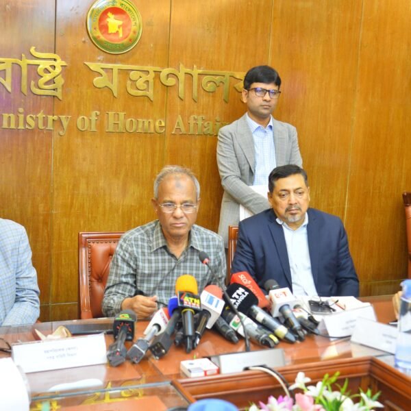 র‌্যাবের নতুন নাম স্পেশাল ইন্টারভেনশন ফোর্স (এসআইএফ): স্বরাষ্ট্র উপদেষ্টা