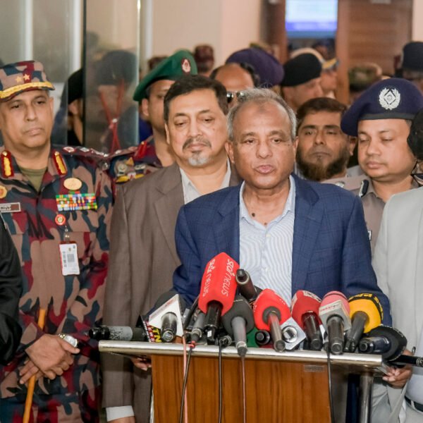 ফ্যাসিবাদের করুণ পরিণতির কথা মাথায় রেখে সততা ও নিষ্ঠার…