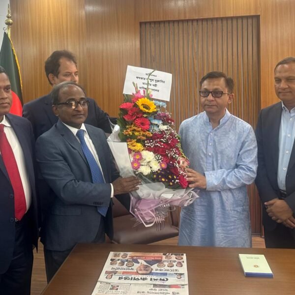 বাণিজ্য মন্ত্রণালয়ে আজ প্রথম অফিস করলেন বাণিজ্য, শিল্প এবং&hellip;