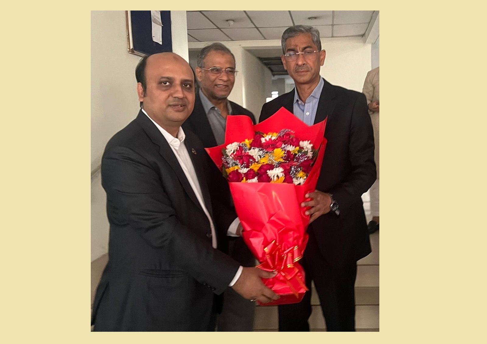 পানি সম্পদ মন্ত্রী শহীদ উদ্দিন চৌধুরী এ্যানির সঙ্গে সৌজন্য সাক্ষাৎ করলেন দৈনিক ঢাকা ডায়লগ এর নির্বাহী সম্পাদক প্রকৌঃ মোহাম্মদ সজীবুল-আল-রাজীব