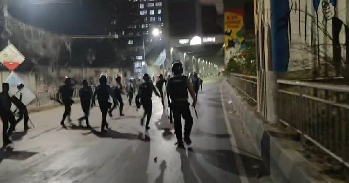 শাহবাগে পুলিশ-ইনকিলাব মঞ্চ ফের সংঘর্ষ