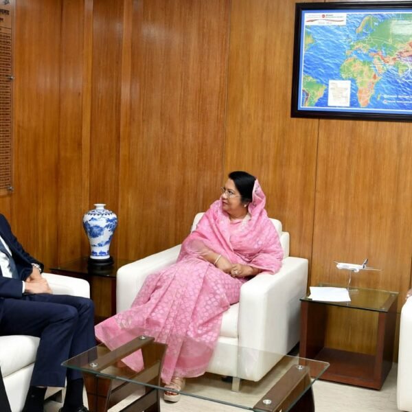 পর্যটন ও বিমান খাতে সহযোগিতা বাড়াতে বাংলাদেশ-নেপাল আলোচনা অনুষ্ঠিত