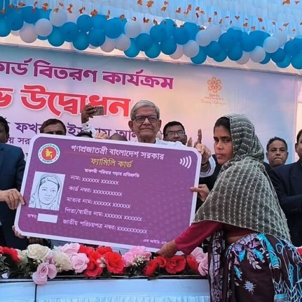 ঠাকুরগাঁওয়ে ফ্যামিলি কার্ড বিতরণ কার্যক্রমের উদ্বোধন করলেন এলজিআরডি মন্ত্রী…