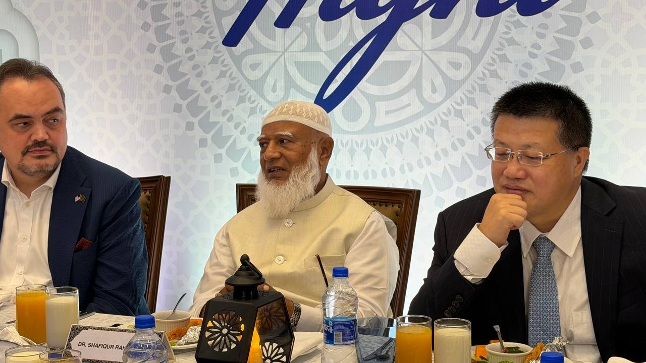 পারস্পরিক সম্মান ও সহযোগিতার ভিত্তিতে বিশ্বের সঙ্গে ভারসাম্যপূর্ণ সম্পর্ক গড়তে চায় বাংলাদেশ: ডা. শফিকুর রহমান