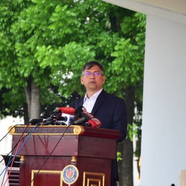 জনবান্ধব ও সংস্কারমুখী পুলিশ বাহিনী গড়তে নবীন কর্মকর্তাদের প্রতি…