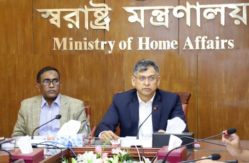 শীর্ষ সন্ত্রাসী-চাঁদাবাজদের বিরুদ্ধে শীঘ্রই ব্যবস্থা নেয়া হবে-…