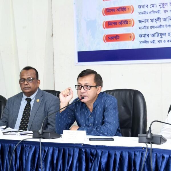 শ্রমিকদের বড় অংশ এখনও অনানুষ্ঠানিক, আনুষ্ঠানিক কাঠামোয় আনার তাগিদ&hellip;