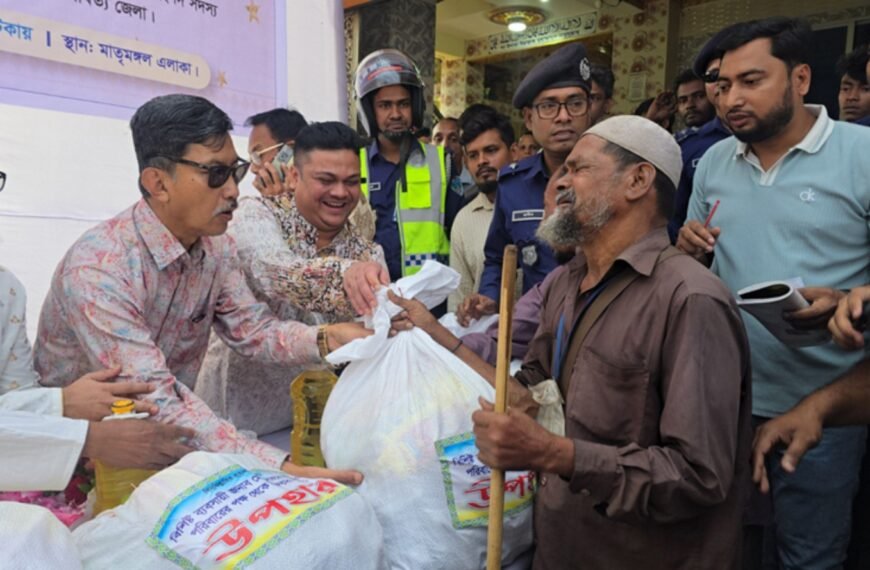 উৎসবে দরিদ্রদের আনন্দ বাড়াতে বিত্তবানদের…