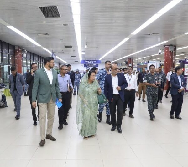 বিমানবন্দর পরিদর্শন করলেন বেসামরিক বিমান পরিবহন ও পর্যটন মন্ত্রী