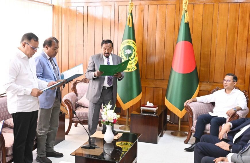 নবনির্বাচিত সংসদ সদস্যদের শপথ পাঠ…