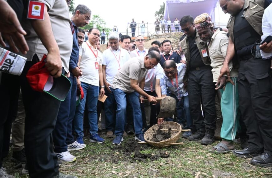 যশোরের শার্শার উলশী খাল পুনঃখননের উদ্বোধন করলেন&hellip;