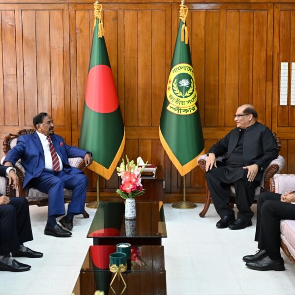 স্পীকারের সাথে সাক্ষাৎ করলেন বাংলাদেশে নিযুক্ত পাকিস্তানের হাইকমিশনার