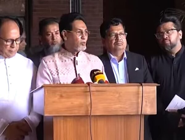 দুই লাখ মেট্রিক টন তেল নিয়ে দুটি জাহাজ ঘাটে&hellip;