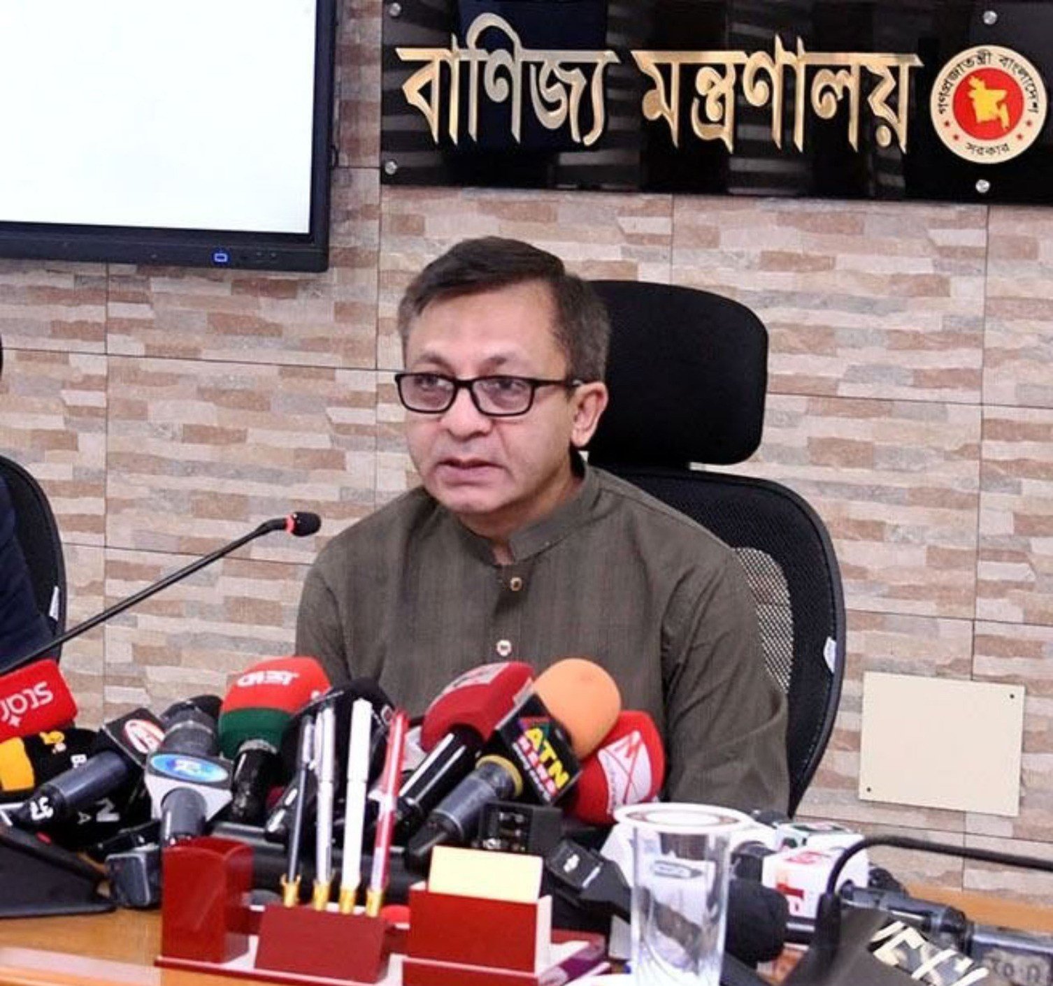 সরকার কৃত্রিম সংকট বা কারসাজি বরদাশ্ত করবে না: বাণিজ্যমন্ত্রী