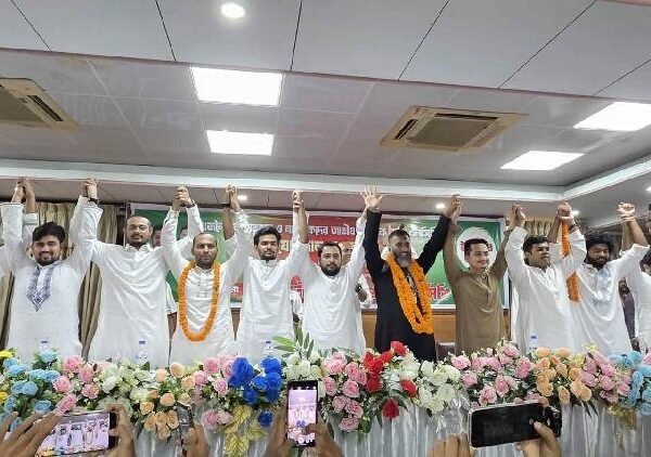 এনসিপিতে যোগ দিলেন ইসহাক সরকার, মহিউদ্দিন রনি ও কাফি